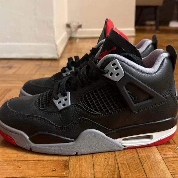 Jordan 4s - Picture 1 of 1
